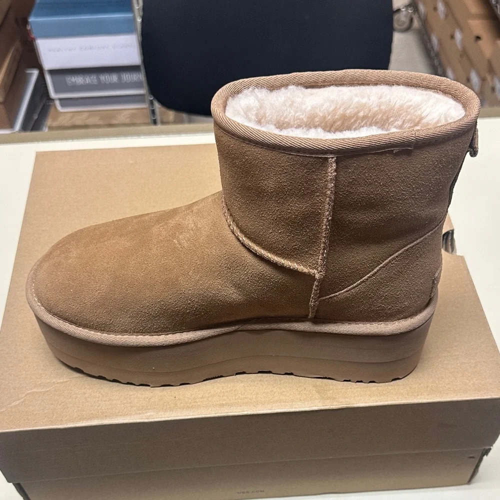 LAST ONE!!!Ugg Women’s Classic Mini Platform Chestnut Suede Shearling Ankle Boot
